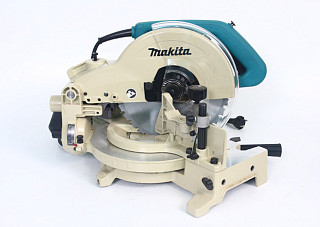 Пила торцовочная MAKITA LS 1040N (255/30мм,1650Вт,4600\м,сеч90.5х95мм,11кг)