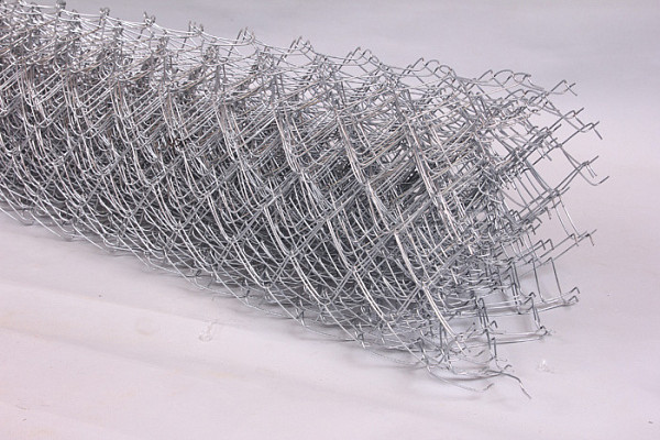 Сетка-рабица загнутые концы оцинкованная (размер ячейки 50х50х1,5мм) (h=1,5м, L=10,0м)