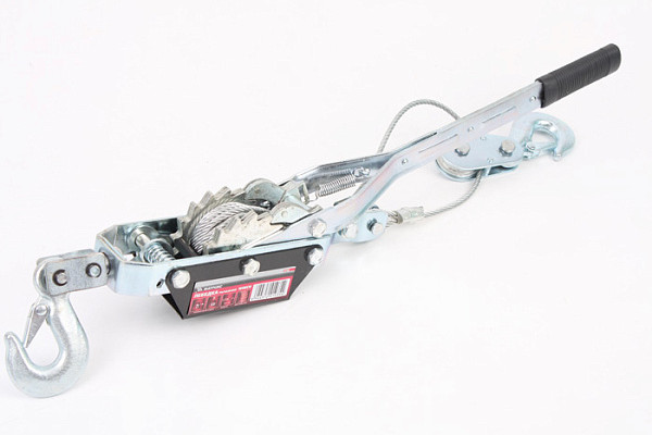 Лебедка рычажная MATRIX, тяга 2т,подъем 0.8т двойное храп колесо (52260)