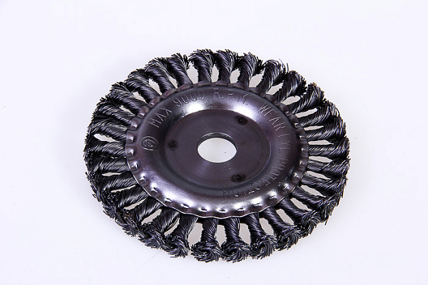 Щетка для УШМ MATRIX 100 мм, посадка 22,2 мм, плоская, крученая металлическая проволока (74630)