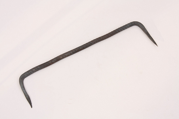 Скоба строительная кованая d=8мм. 20х7см. (коробка 100 штук)