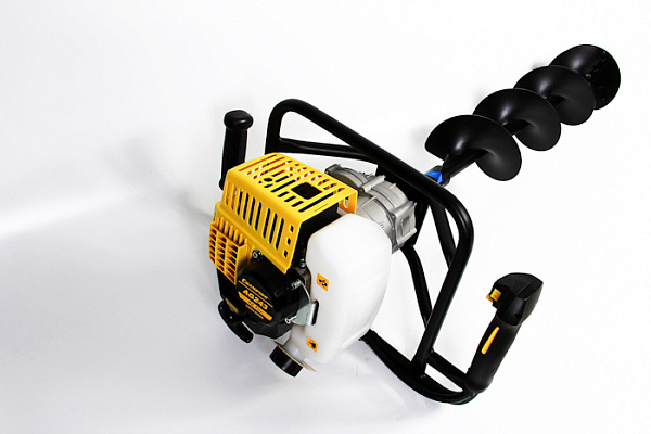 Мотобур CHAMPION AG243 (1,25кВт, 42,7см3, 9,2кг) шнек 150  в комплекте